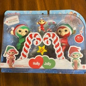 FINGERLINGS Holly and Jolly Christmas fingerlings